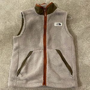 mens the north face jacket unworn very nice